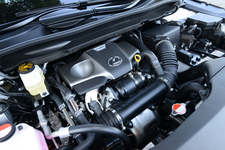 レクサス RX200t ”F SPORT” ボディカラー：ホワイトノーヴァガラスフレーク