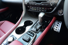 レクサス RX200t ”F SPORT” ボディカラー:ホワイトノーヴァガラスフレーク