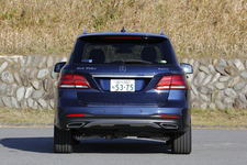 メルセデス・ベンツ GLE 350 d 4マチック ボディカラー：カバンサイトブルー