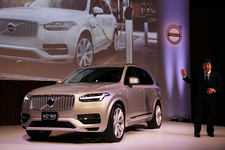 ボルボ 新型XC90 T8 Twin Engine AWD Inscription