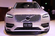 ボルボ 新型XC90 T8 Twin Engine AWD Inscription