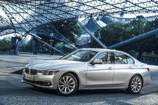 BMW 新型「330e」