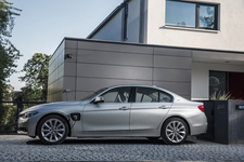 BMW 新型「330e」