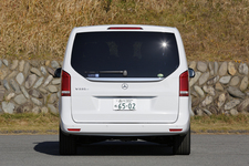 「メルセデス・ベンツ 新型 Vクラス V220d/V220d long/V220d Extra-long」《クリーンディーゼルエンジン搭載ミニバン》試乗レポート/今井優杏