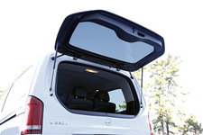 「メルセデス・ベンツ 新型 Vクラス V220d/V220d long/V220d Extra-long」《クリーンディーゼルエンジン搭載ミニバン》試乗レポート/今井優杏