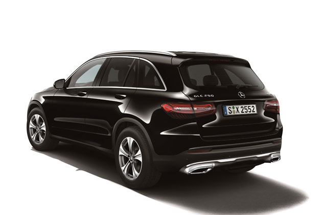 メルセデス ベンツ Cクラスベースのsuv新型 Glc 誕生 価格は628万円から 画像ギャラリー No 1 業界先取り 業界ニュース 自動車ニュース21国産車から輸入車まで Mota メルセデス ベンツ Cクラスベースのsuv新型 Glc 誕生 価格は628万円から 画像ギャラリー No 1 業界先取り 業界ニュース 自動車ニュース21国産車から輸入車まで Mota