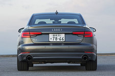 アウディ A4 Sedan TFSI quattro