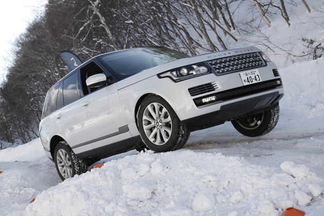 雪の上で究極のプレミアムSUVを遊ばせる贅沢・・・「レンジローバー」「レンジローバースポーツ」雪上試乗レポート