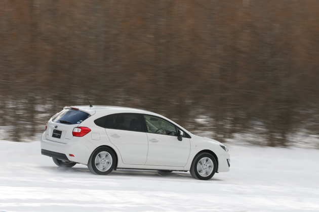 スバルの四駆を 雪上 で徹底解剖 レガシィb4 インプレッサ フォレスターなど Act 4 編 2 2 徹底検証 16年新型車種ー試乗レポート Mota スバルの四駆を 雪上 で徹底解剖 レガシィb4 インプレッサ フォレスターなど Act 4 編 2 2 徹底検証 16年新型車種ー試乗レポート Mota