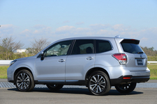 スバル 新型 フォレスター[D型]「2.0XT EyeSight(アイサイト)」(AWD／ボディカラー：アイスシルバー・メタリック)