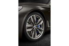 BMW M760 Li xDrive