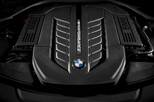 BMW M760 Li xDrive