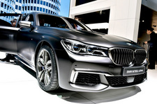 BMW新型「M760Li xDrive」