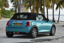 ミニ クーパー コンバーチブル