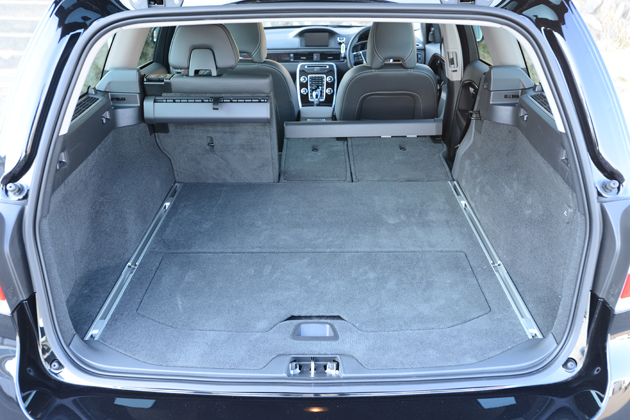 試乗 3シリーズツーリング Cクラスワゴン V70 人気欧州ステーションワゴン車 徹底比較 2 5 徹底検証 16年新型車種ー試乗レポート Mota 試乗 3シリーズツーリング Cクラスワゴン V70 人気欧州ステーションワゴン車 徹底比較 2 5 徹底検証 16年新型車種ー試乗レポート Mota