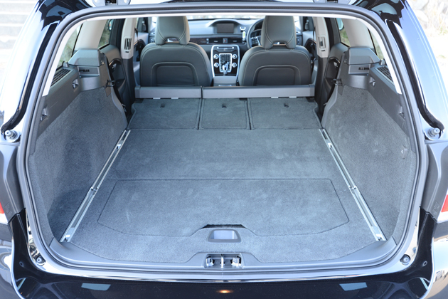 試乗 3シリーズツーリング Cクラスワゴン V70 人気欧州ステーションワゴン車 徹底比較 画像ギャラリー No 7 徹底検証 22年新型車種ー試乗レポート Mota 試乗 3シリーズツーリング Cクラスワゴン V70 人気欧州ステーションワゴン車 徹底比較 画像ギャラリー No 7 徹底検証 22年新型車種ー試乗レポート Mota