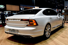 ボルボ新型「S90」