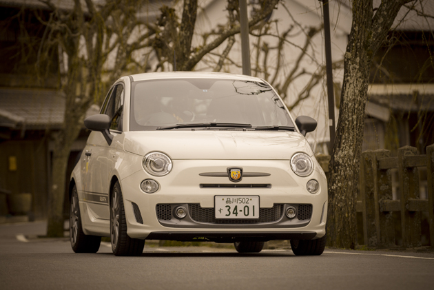 今の時代にこそ光る、アバルトのピュアな魅力とは／新型「Abarth 595 Competizione」(アバルト 595 コンペティツィオーネ) 試乗レポート