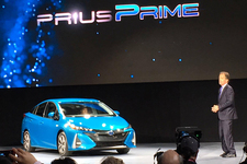 【現地速報】新型プリウスPHV