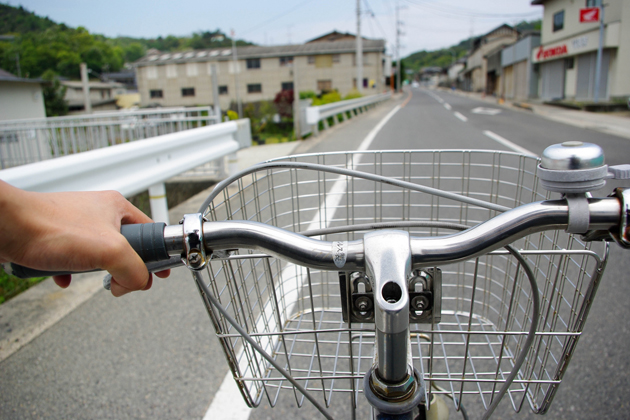 自転車 走行イメージ