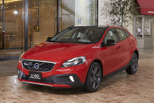 ボルボ V40クロスカントリー Ahn Mika Selection(アン ミカセレクション)