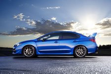 スバル WRX STI（写真はType S。ウェルカムライティング＆サテンメッキドアミラー、アドバンスドセイフティパッケージはメーカー装着オプション、LEDアクセサリーライナーはディーラー装着オプショ