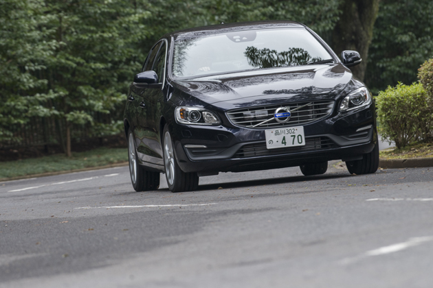 ドイツ御三家とは違う、明確な2つの個性「ボルボ S60 T3 SE」「ボルボ S60 T6 AWD R-DESIGN」試乗レポート／山本シンヤ