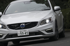 ドイツ御三家とは違う、明確な2つの個性「ボルボ S60 T3 SE」「ボルボ S60 T6 AWD R-DESIGN」試乗レポート／山本シンヤ