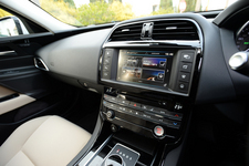 ジャガー XE 20d(直4 2.0 ターボディーゼル搭載モデル) 試乗レポート/国沢光宏