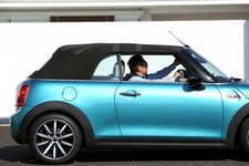 THE NEW MINI CONVERTIBLE(新型 ミニコンバーチブル) 試乗レポート/大谷達也