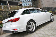 アウディ 新型A4アバント