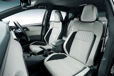 トヨタ オーリス バイブリッドG