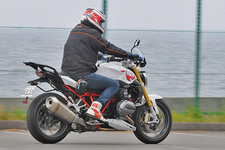 BMW モトラッド R1200R