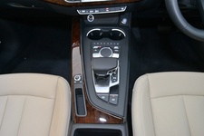 アウディ A4 2.0 TFSI