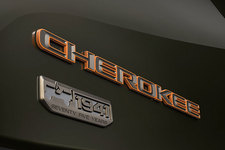 ジープ チェロキー 75th アニバーサリーエディション