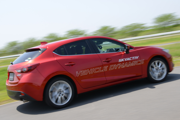 マツダ SKYACTIV-VEHICLE DYNAMICS 新技術:G-Vectoring Control