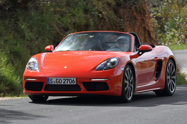 “水平対向4気筒ターボ”を搭載した新型ボクスターの実力は！？「ポルシェ 718ボクスター」試乗レポート