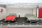 （左から）フェラーリ 330GTC (1966)、フェラーリ 250GTベルリネッタ ルッソ（1963）