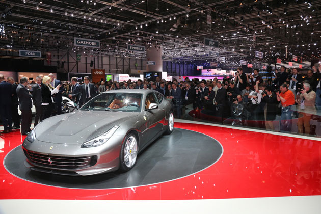 フェラーリ 新型 Gtc4lusso を日本初公開 写真24枚 画像ギャラリー No 13 業界先取り 業界ニュース 自動車ニュース22国産車から輸入車まで Mota