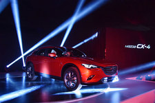 マツダ 新型「CX-4」／北京モーターショー2016