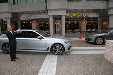 世界初、車外から自動駐車！ 新型 BMW 7シリーズ「リモート・パーキング」(自動駐車機能)デモンストレーション披露会[2016年5月16日(月)／会場：アークヒルズ・カラヤン広場(東京都港区赤坂)]