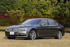 世界初、車外から自動駐車！ 新型 BMW 7シリーズ「リモート・パーキング」(自動駐車機能)デモンストレーション披露会[2016年5月16日(月)／会場：アークヒルズ・カラヤン広場(東京都港区赤坂)]