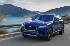 「ジャガーがあえてクロスオーバー車を造る意義とは」新型 SUV「ジャガー F-PACE」海外試乗レポート／金子浩久