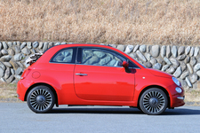 伊仏ラテン系コンパクトオープン対決！「フィアット 500C」「DS3カブリオ」試乗レポート／今井優杏