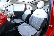 伊仏ラテン系コンパクトオープン対決！「フィアット 500C」「DS3カブリオ」試乗レポート／今井優杏