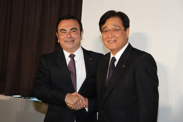 日産ゴーン社長と三菱自の益子会長