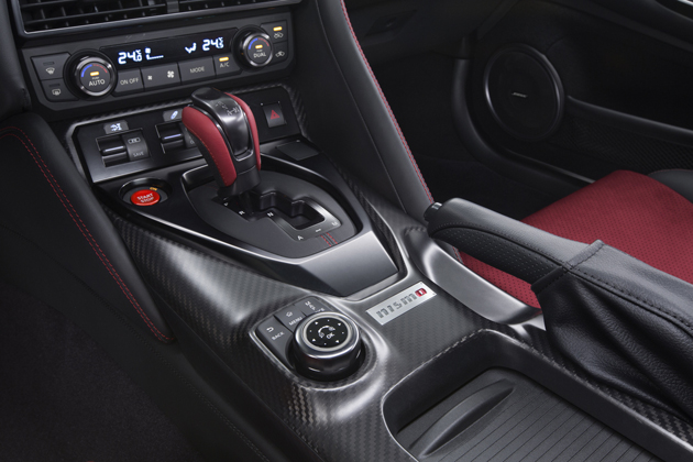 日産 新型「GT-R NISMO」2017年モデル ～直近モデルと比較～【話題の