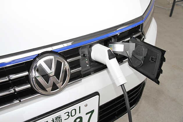 フォルクスワーゲン パサートGTE ヴァリアント バッテリーチャージ