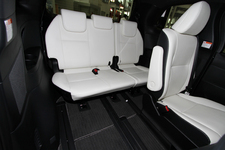 エスティマ AERAS SMART 7人乗り(ブラック×レッドマイカメタリック)