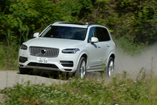 ボルボ 新型「XC90 T8」(プラグインハイブリッド・AWD) 1Day試乗レポート／国沢光宏